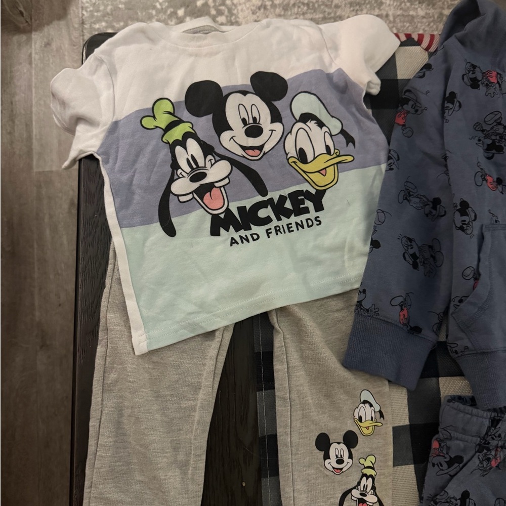 Mickey Mouse boys lot of 4 24 months and 2T outfits like new condition. - Picture 7 of 9